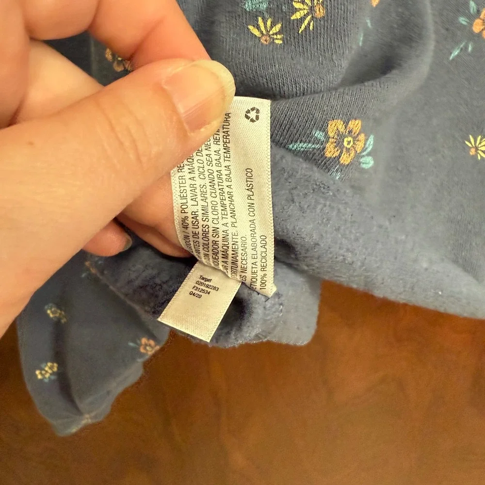 Target Wild Fable Blue Floral Print Cropped Raw‎ Hem Sweatshirt Comfy Casual - Picture 4 of 7